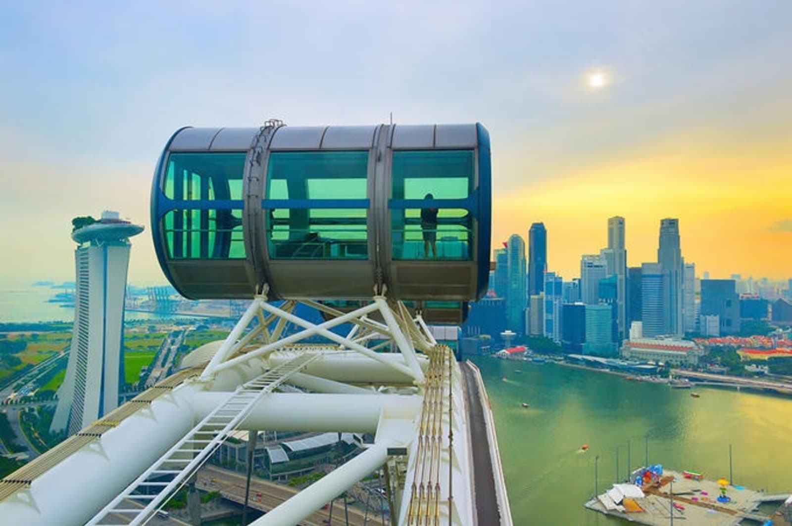 rs-8-singapore-flyer-shutterstock_785300983.jpg