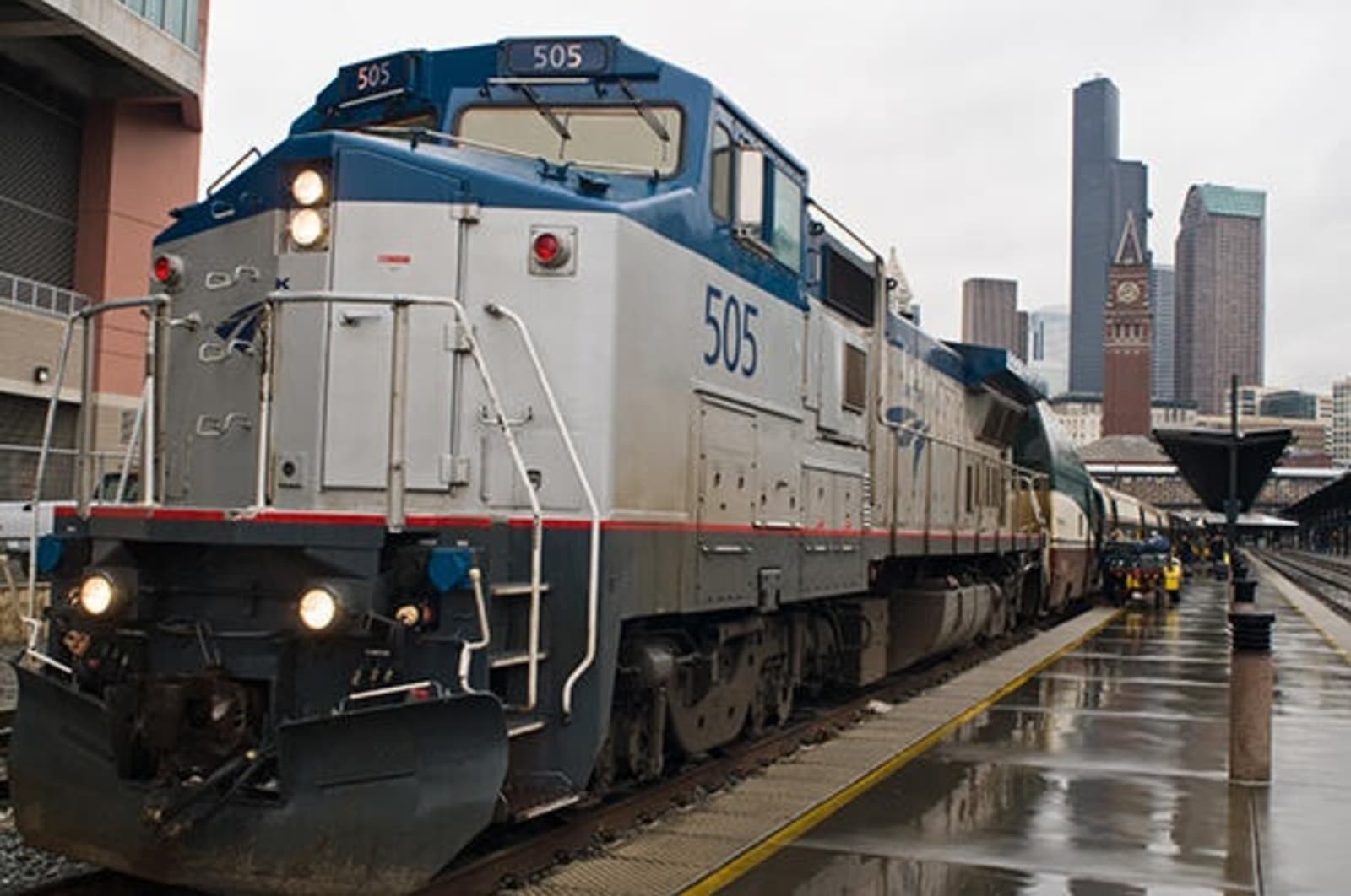 rs-amtrak-train-seattle-shutterstock9782998.jpg