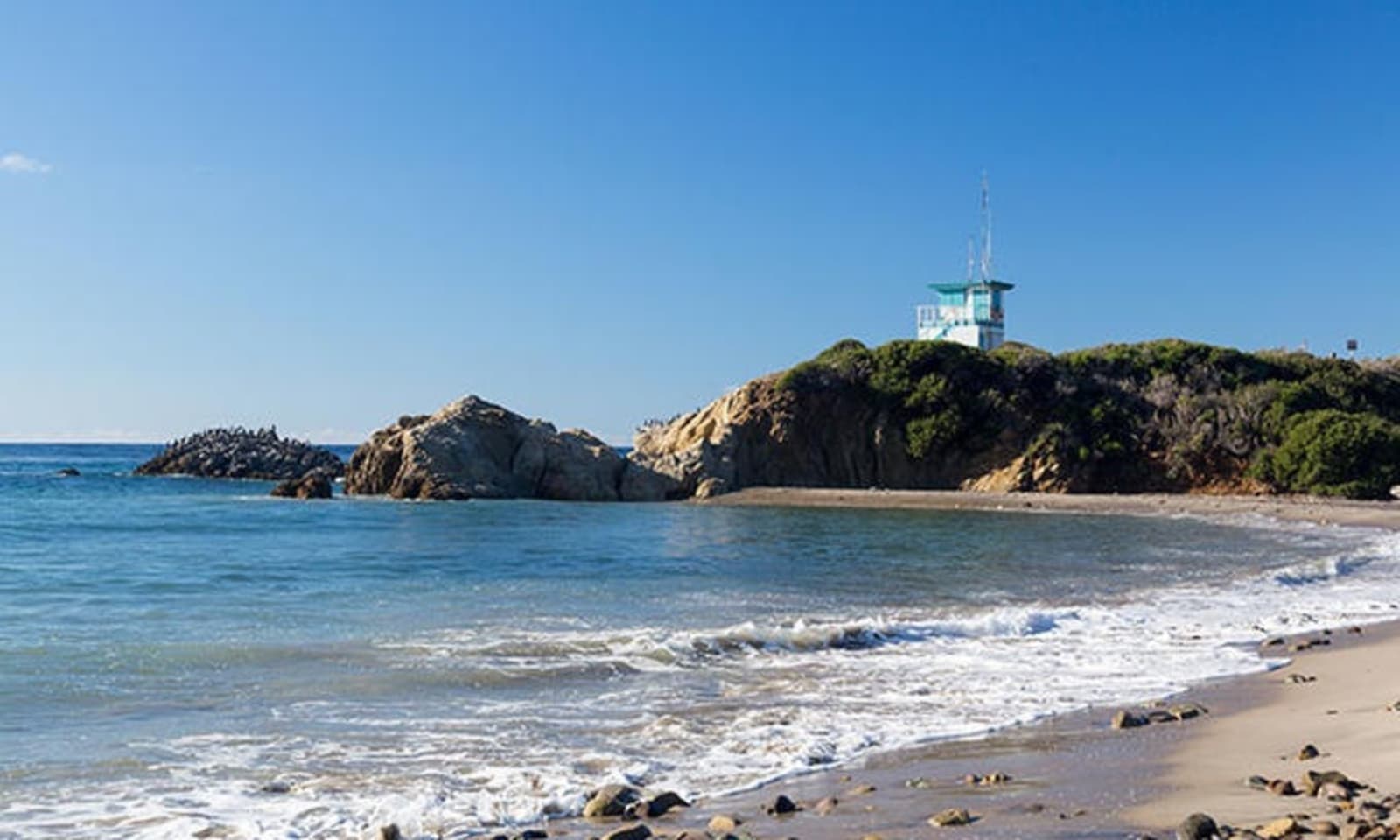 rs-blue-lifeguard-hut-leo-carrillo-state-beach-la-shutterstock_123635830.jpg