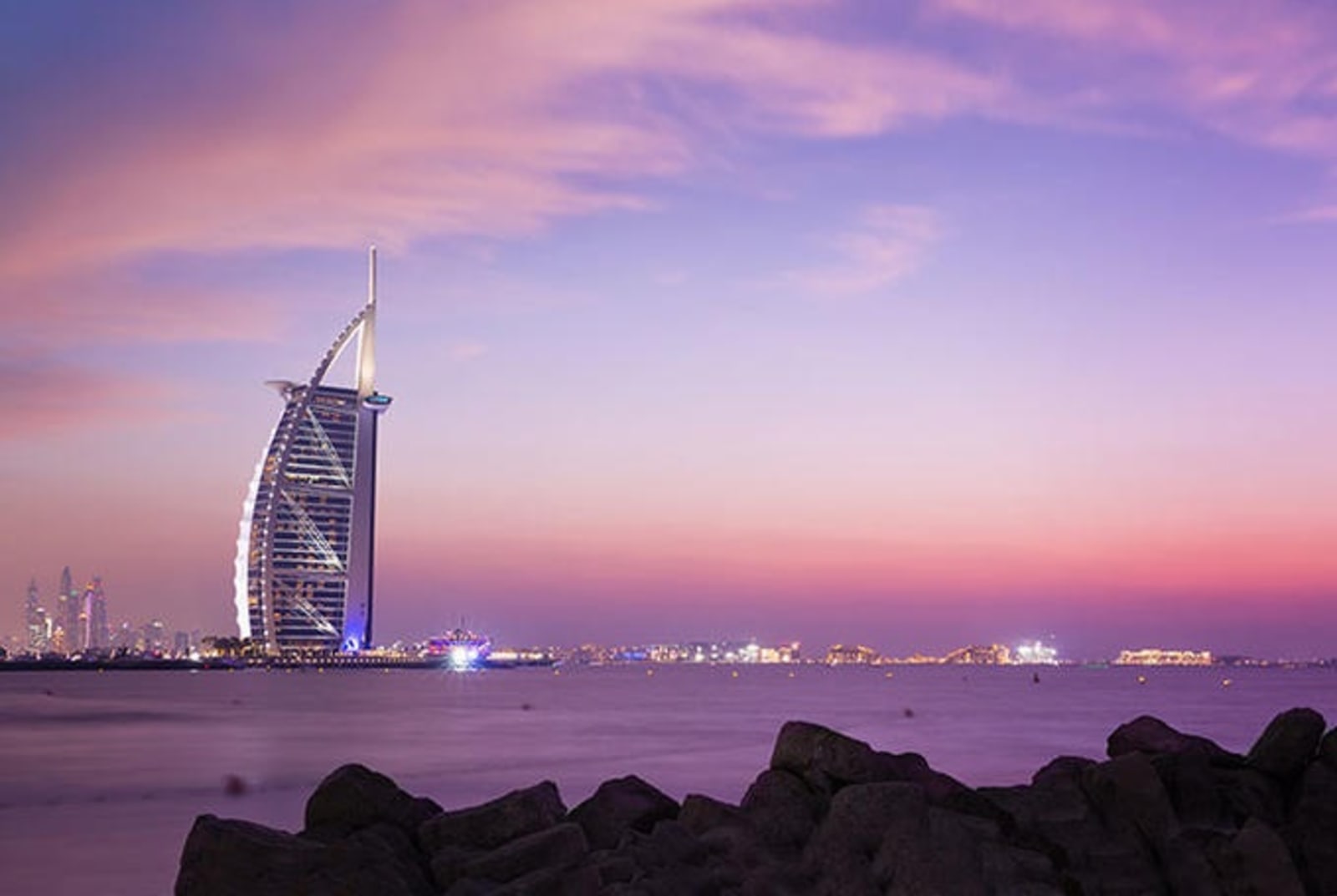 rs-burj-al-arab-dubai-shutterstock_528282685.jpg