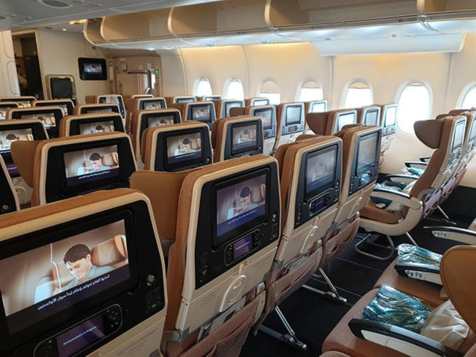 rs-etihad-airways-economy.jpg