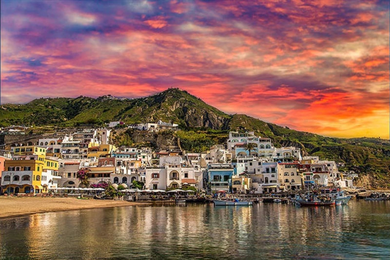 rs-ischia-bay-of-naples-italy-shutterstock_1085322212.jpg