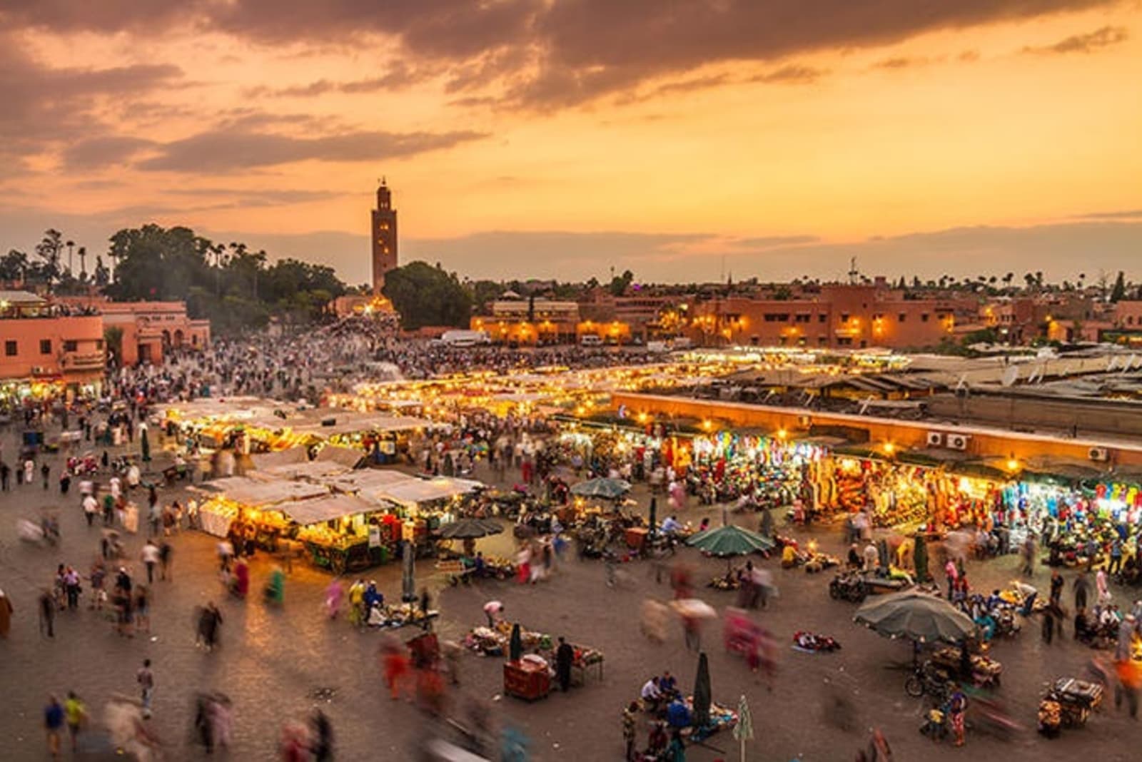 rs-jemaa-el-fna-marrakech-shutterstock_685174879.jpg