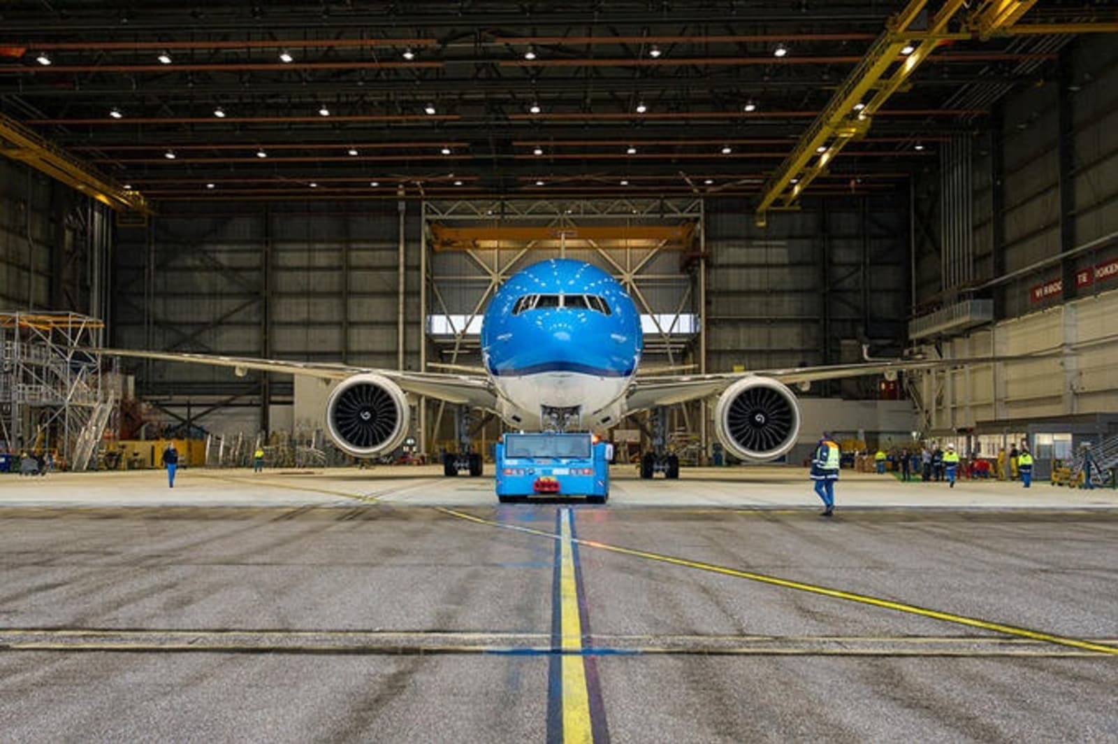 rs-klm-777-hangar.jpg