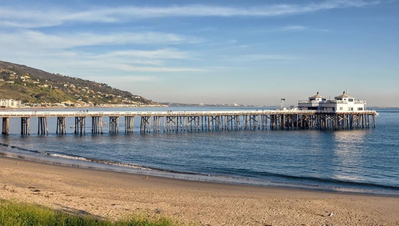 rs-malibu-surfrider-beach-pier-la-shutterstock_712926376.jpg