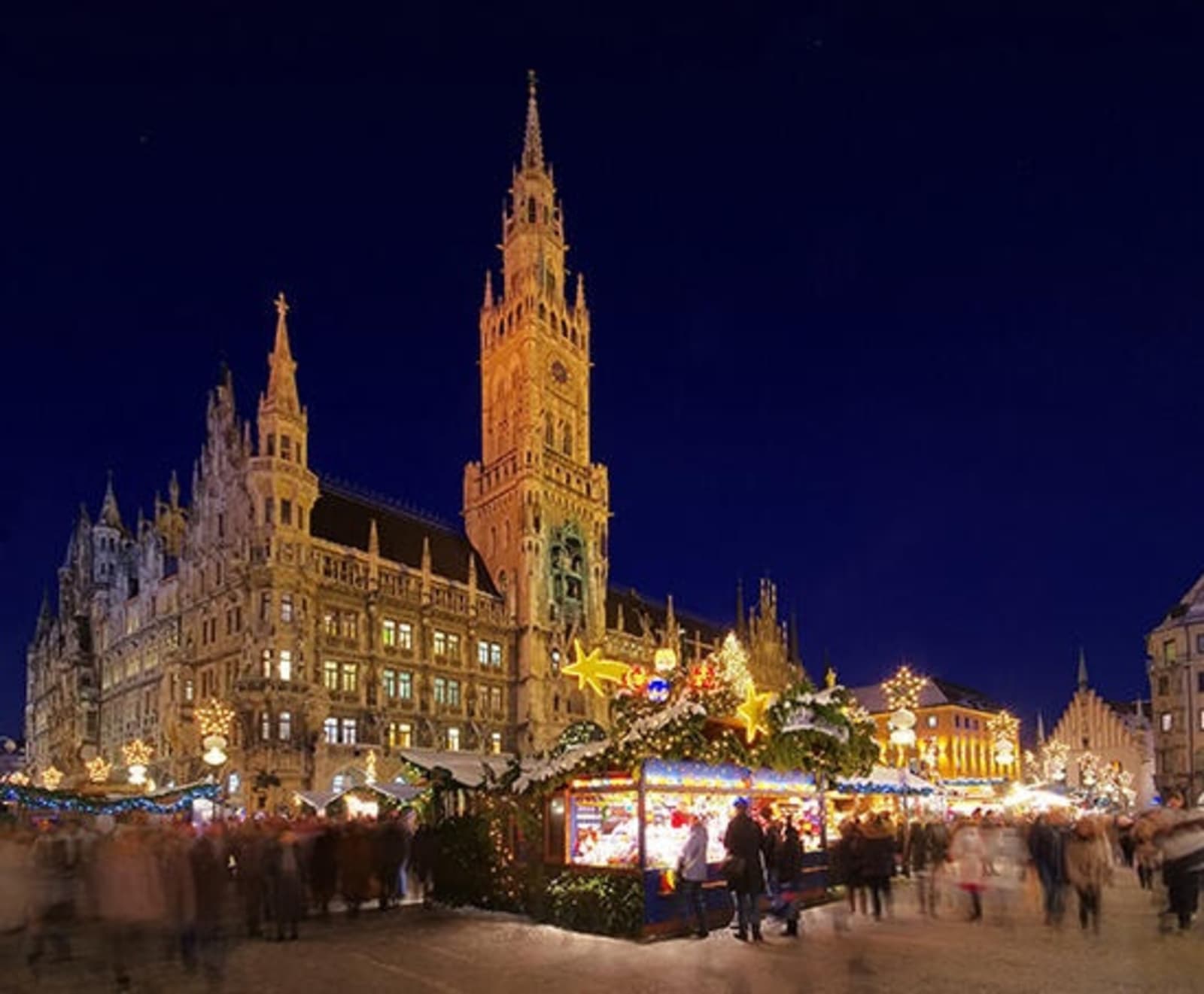 rs-munich-christmas-market-shutterstock123305563.jpg