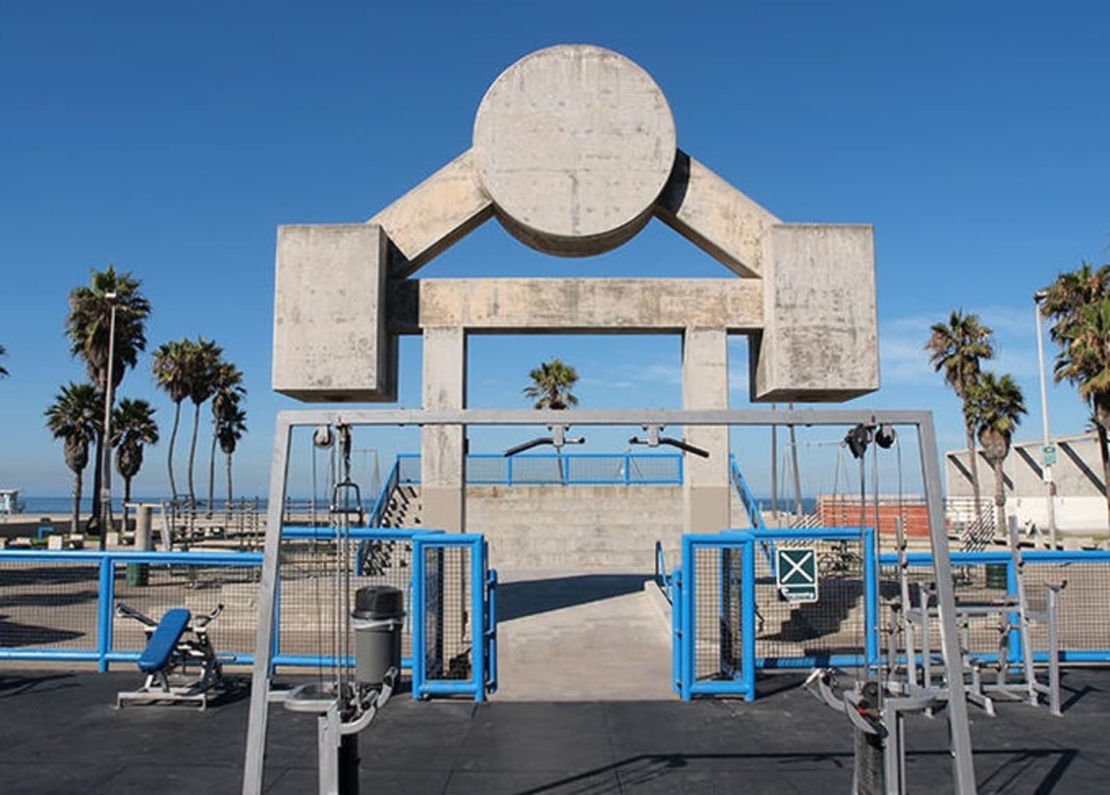 rs-muscle-beach-shutterstock_34814113.jpg