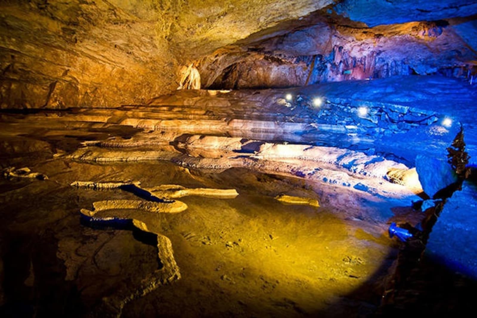rs-vjetrenica-cave-bosnia-herzegovina-shutterstock_622915370.jpeg