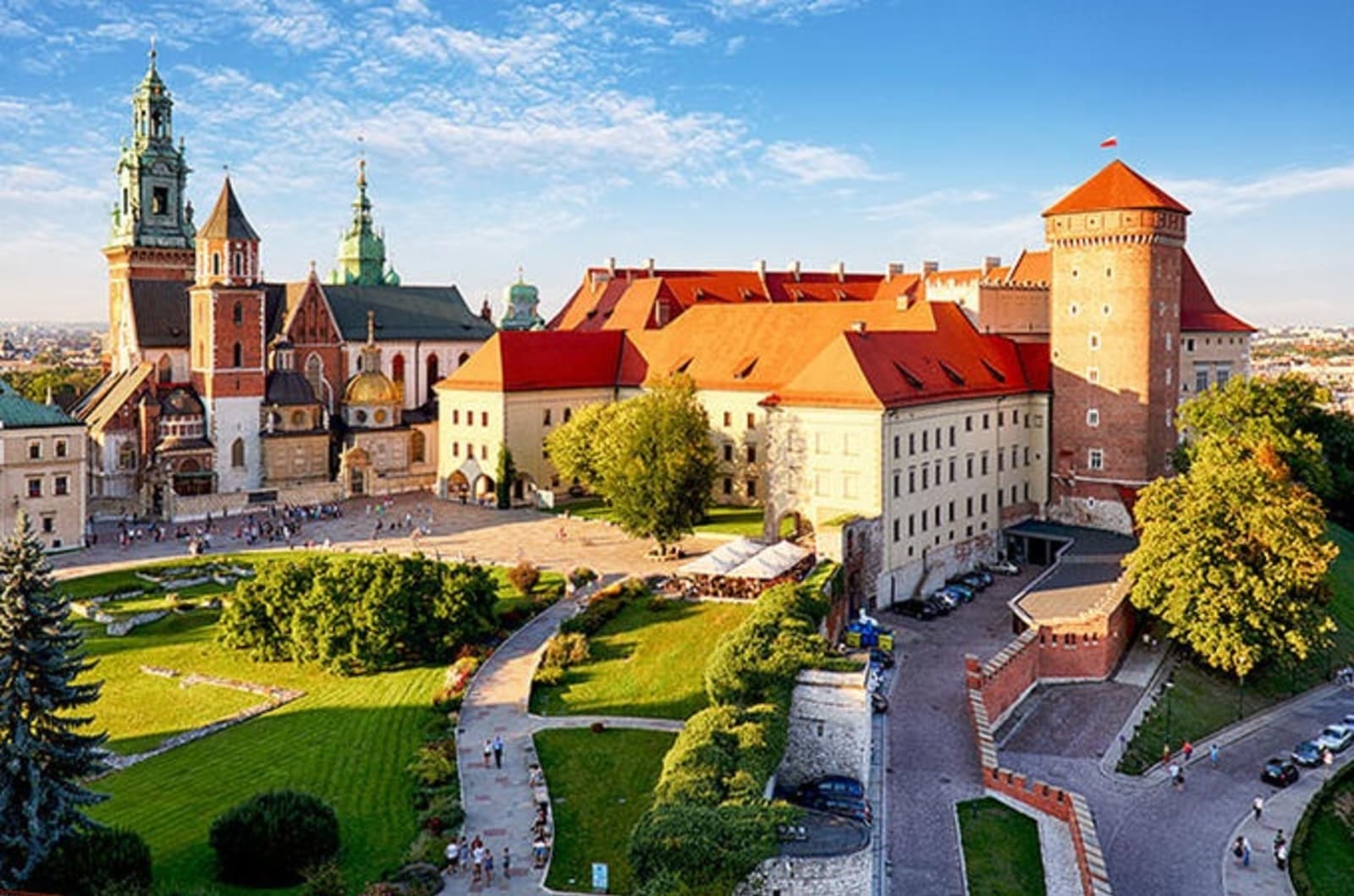 rs-wawel-castle-krakow-poland-shutterstock_489405481.jpg