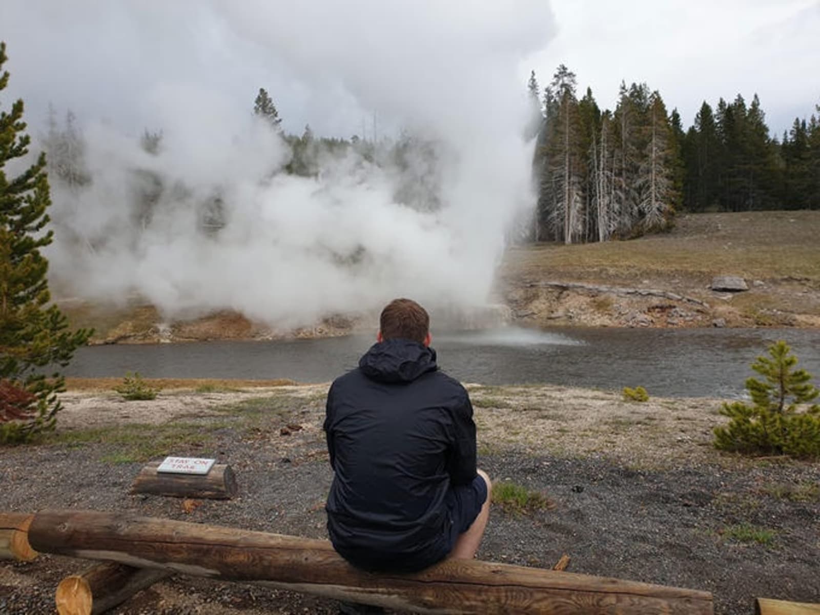 rs-yellowstone-national-park-alex-cronin-riverside-geyser.jpg
