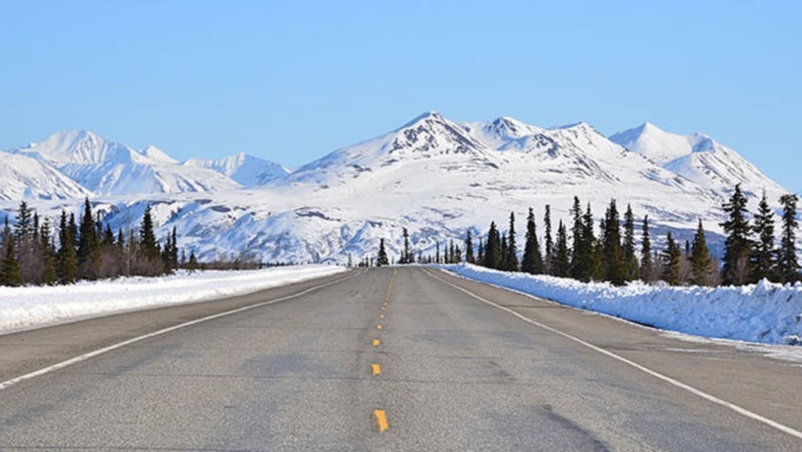 rs7-parks-highway-alaska-shutterstock_566176489.jpg