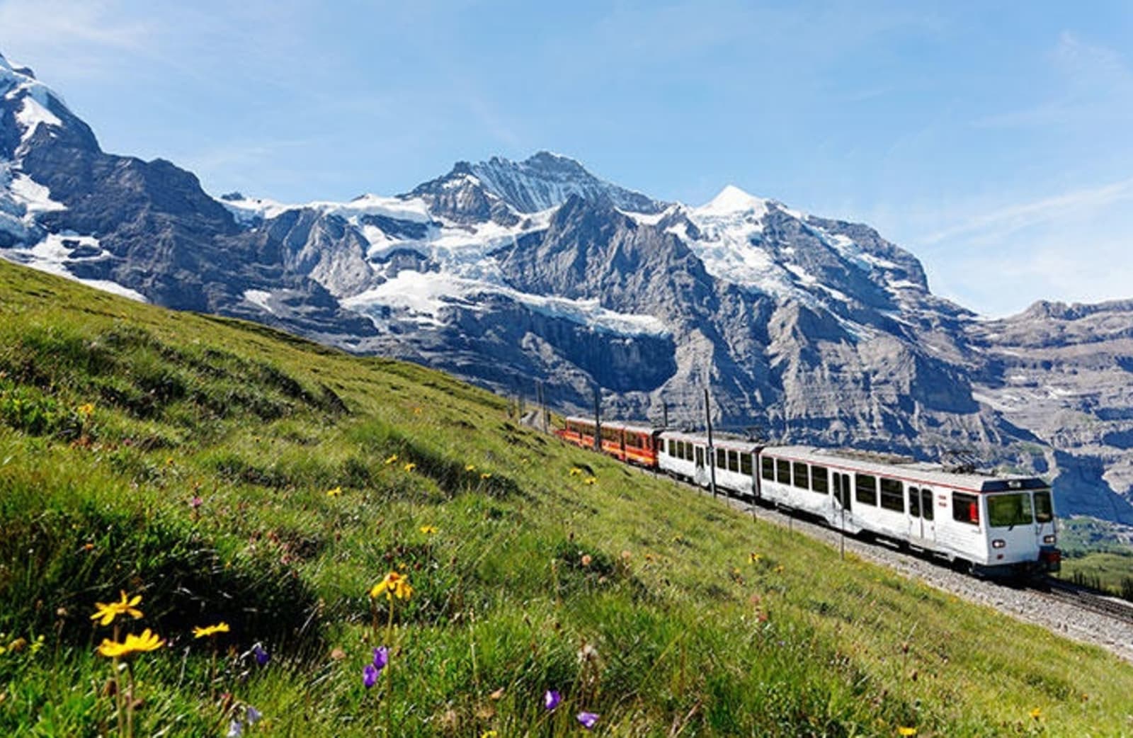switzerland-train-ps.jpg
