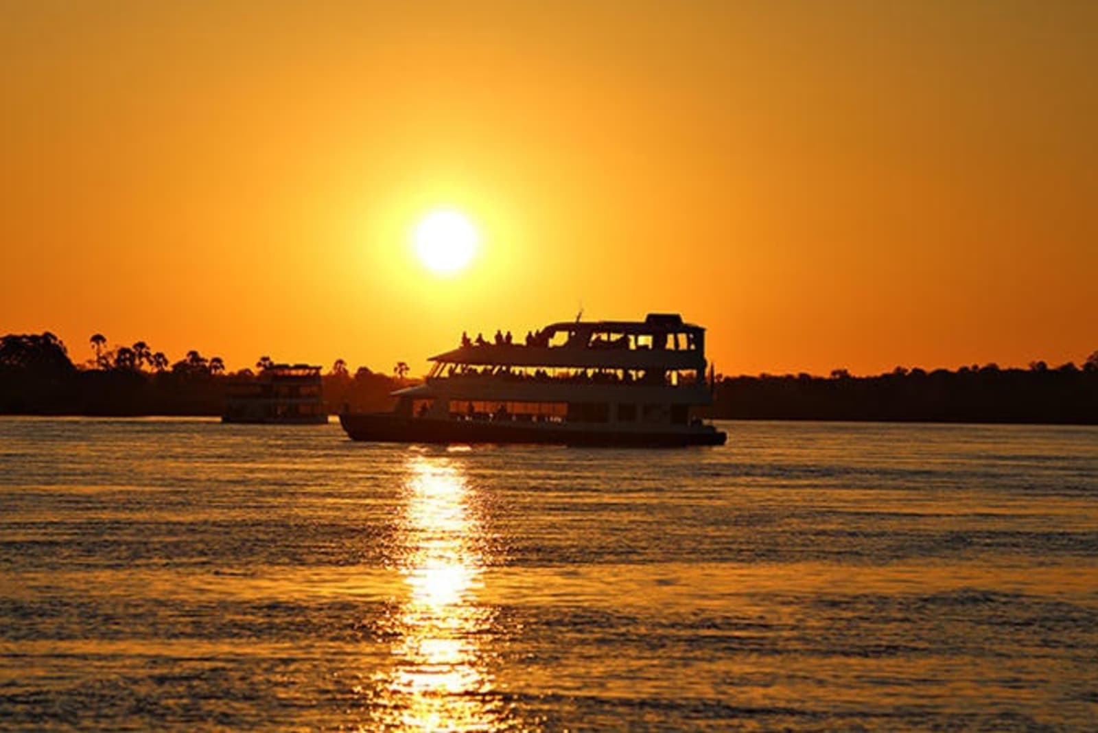 victoria-falls-sundowner-cruise.jpg
