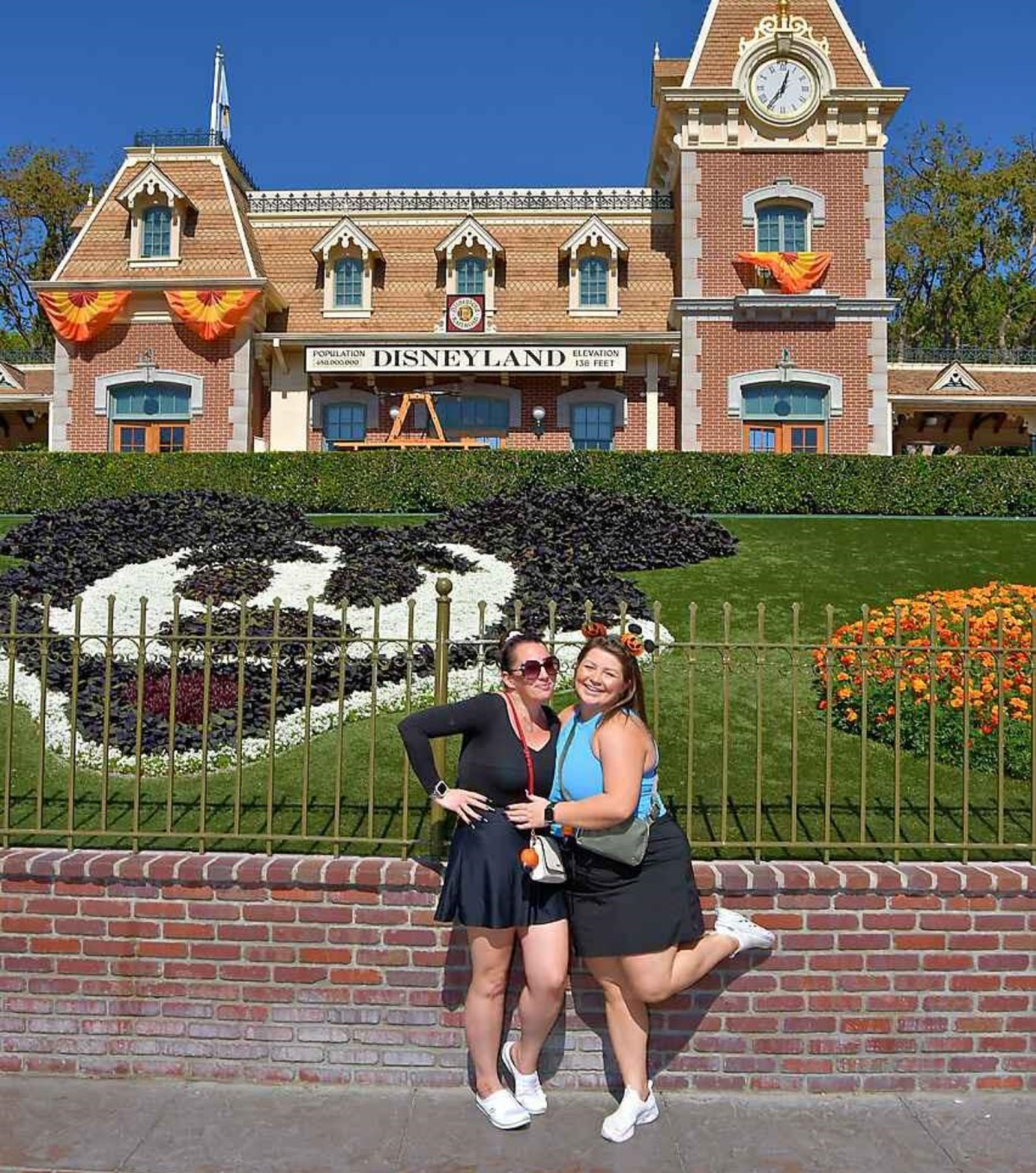 Latisha Ruteck and her mom in Disneyland