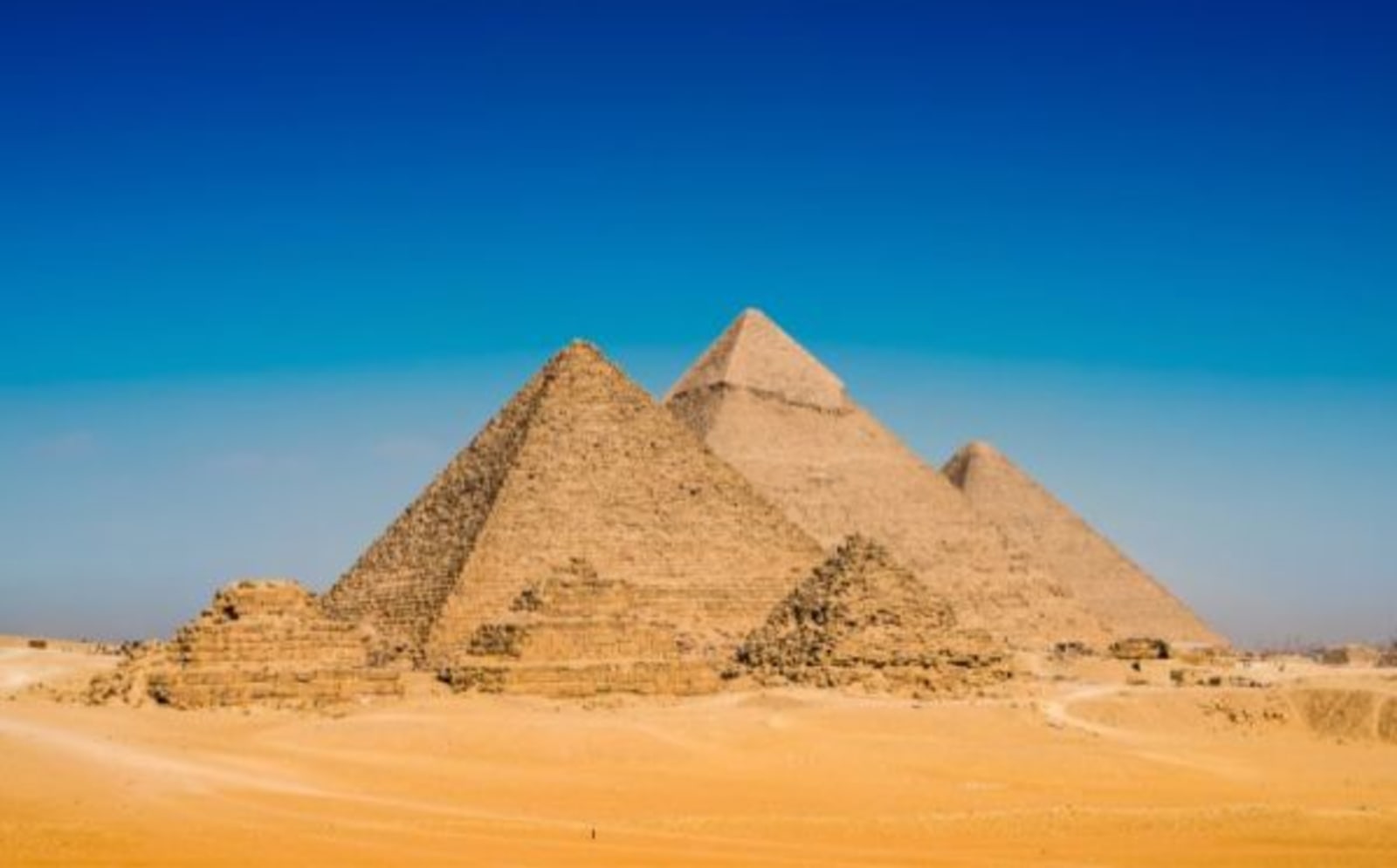 5 Pyramids in Cairo