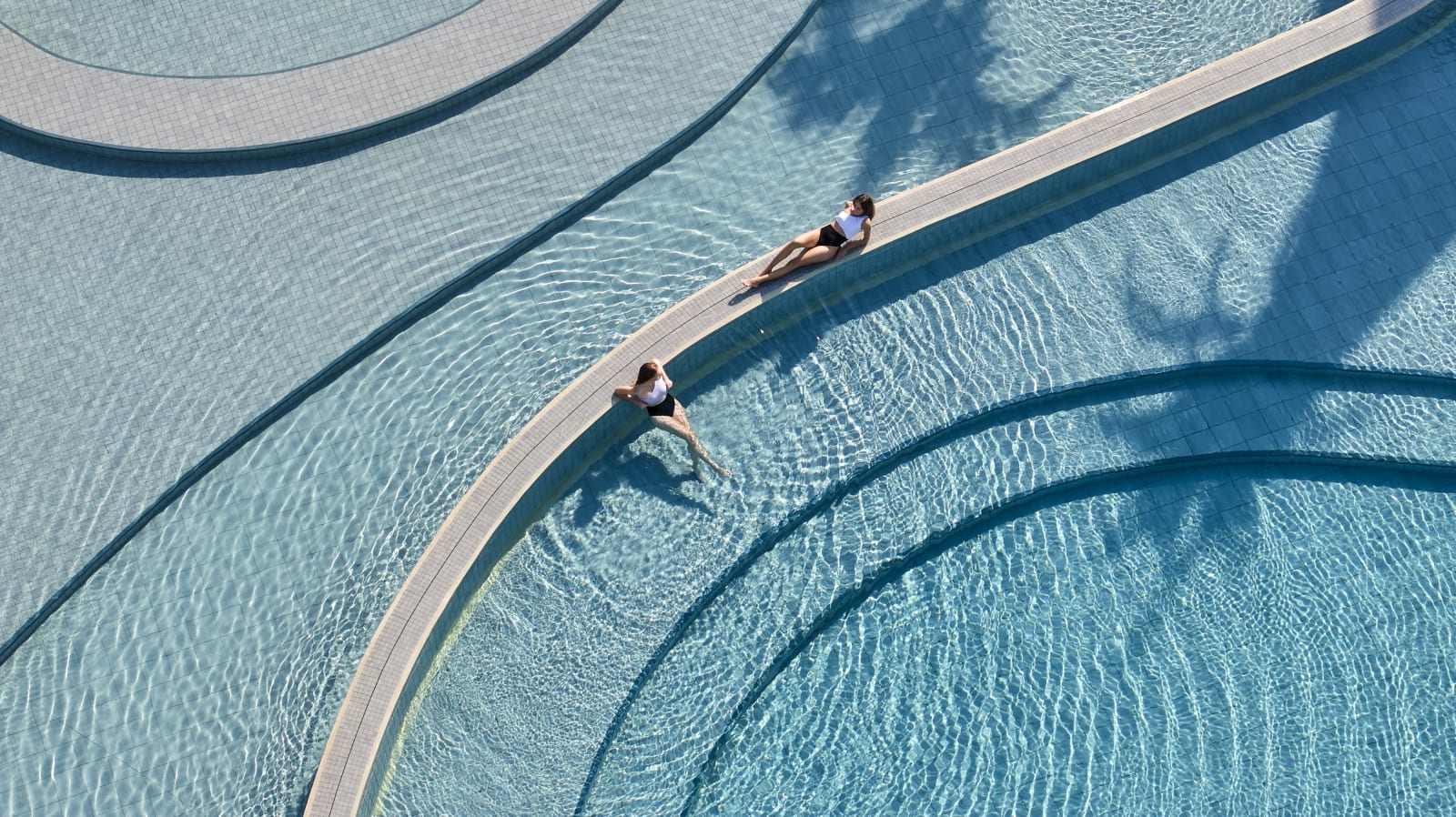 lux pool
