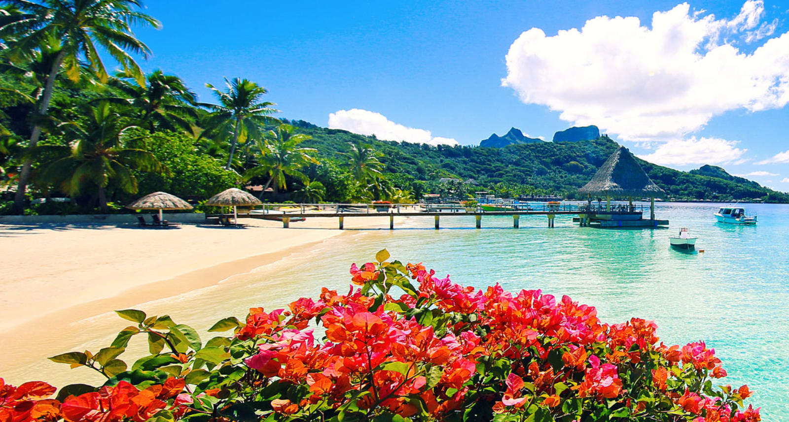 Tahiti beach with boats