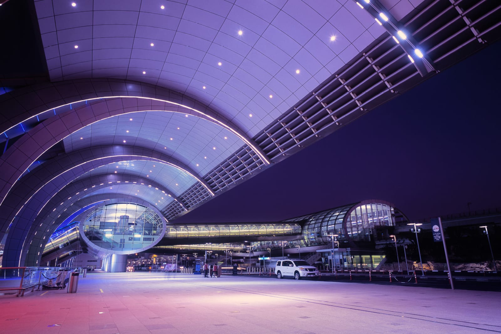 How to Get Around Dubai International Airport | Flight Centre South Africa