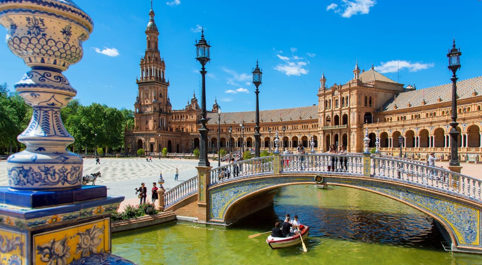 canal running through city of seville