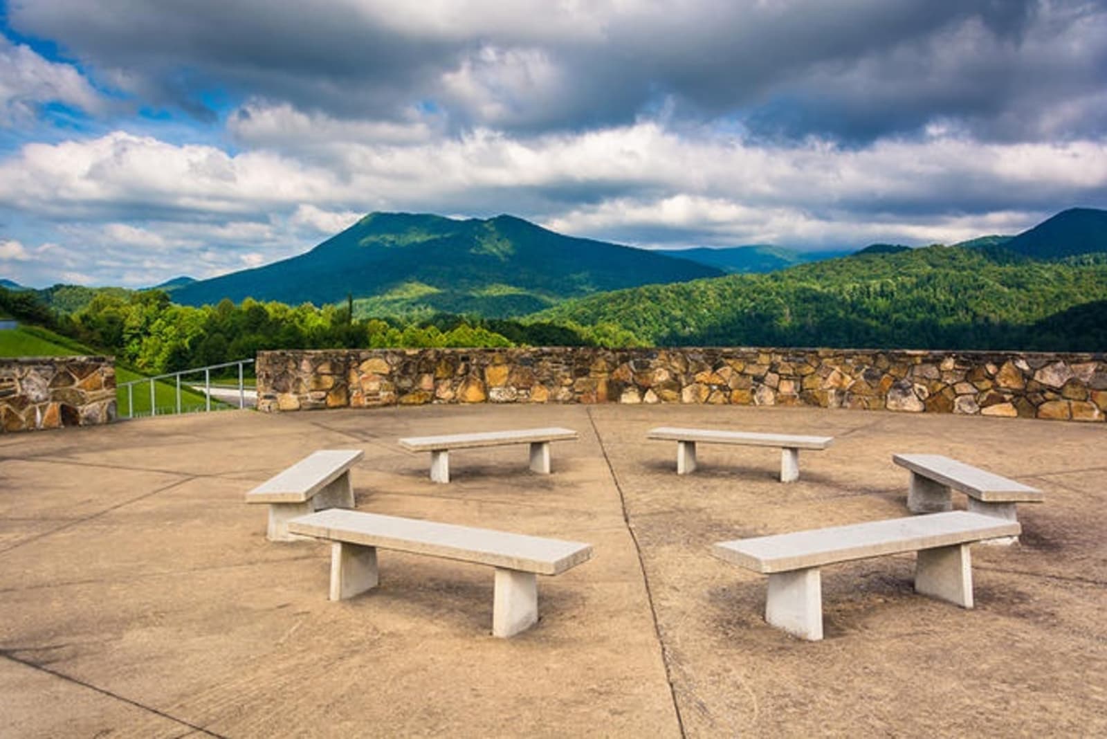 Benches-and-views-of-the-Appalachian-Mountains-from-Bald-Mountain-Ridge-scenic-overlook-along-I-26-in-Tennessee.-RS.jpg