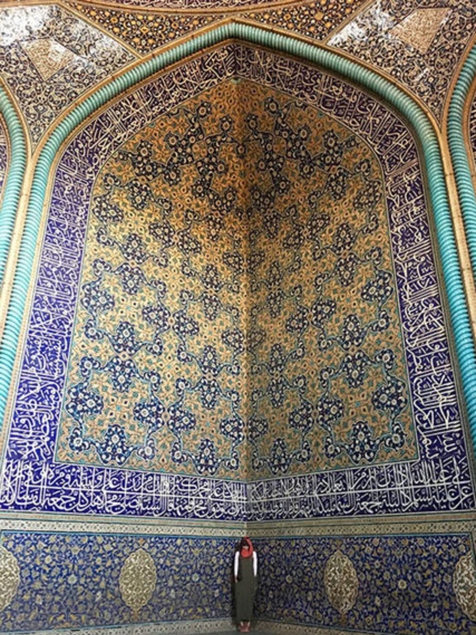 RS-Sheikh-Lotfollah-Mosque-Isfahan.jpg