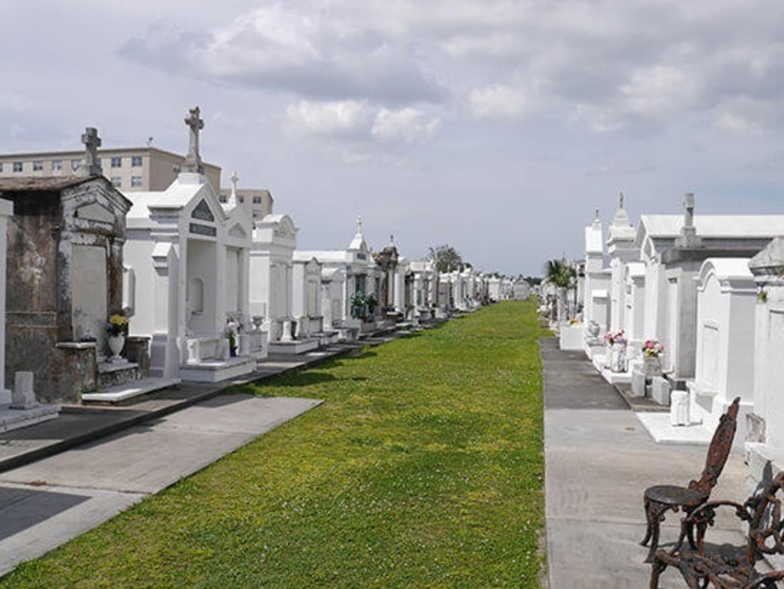 RS-St-Louis-3-an-above-ground-cemetery.jpg