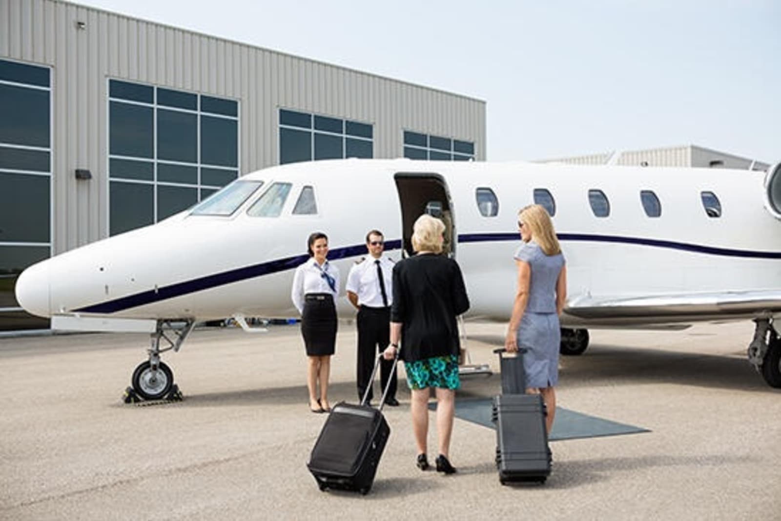 RS-private-jet-and-terminal-shutterstock_194238710.jpg