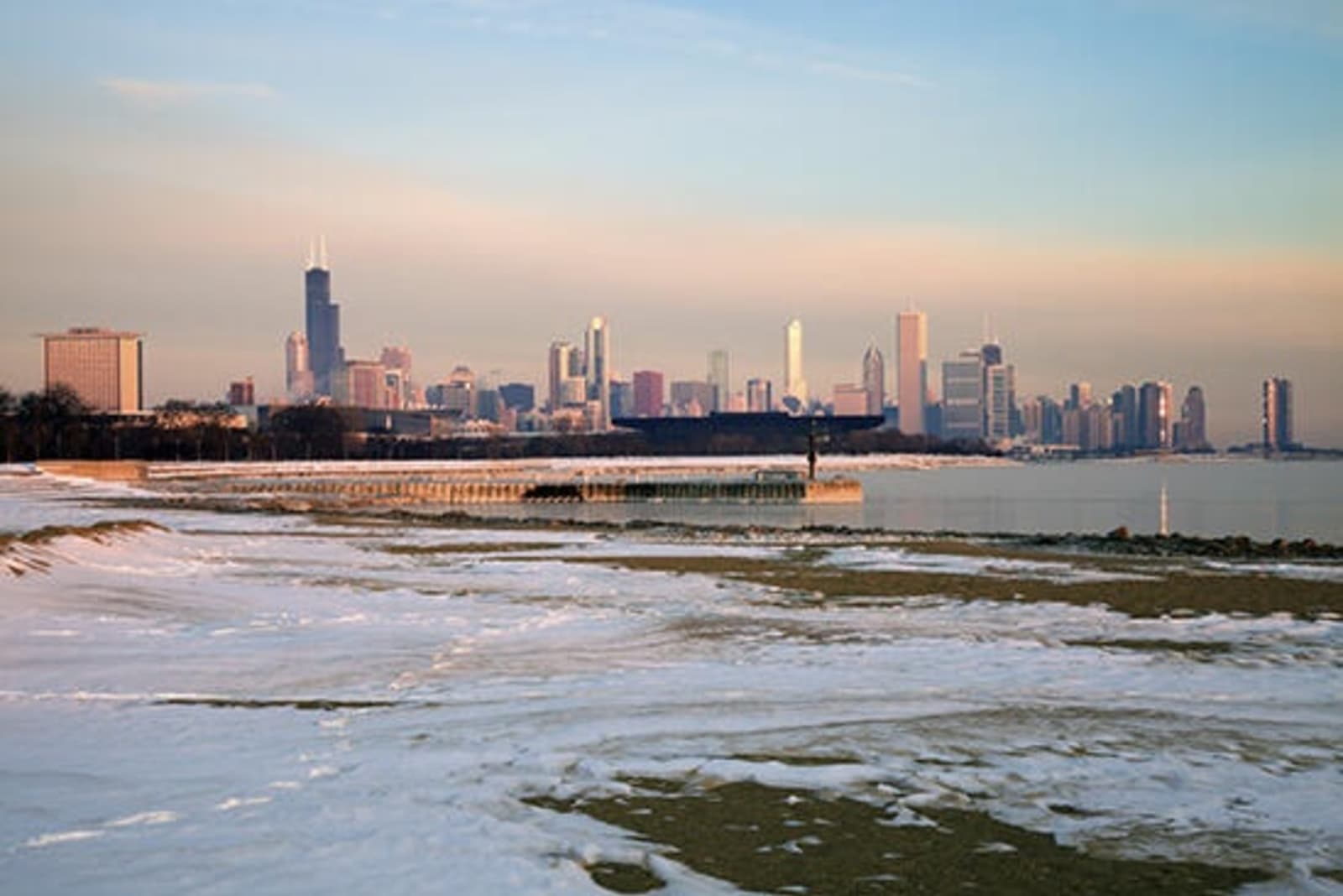 RS-snowy-Chicago-shutterstock_44761849-1.jpg