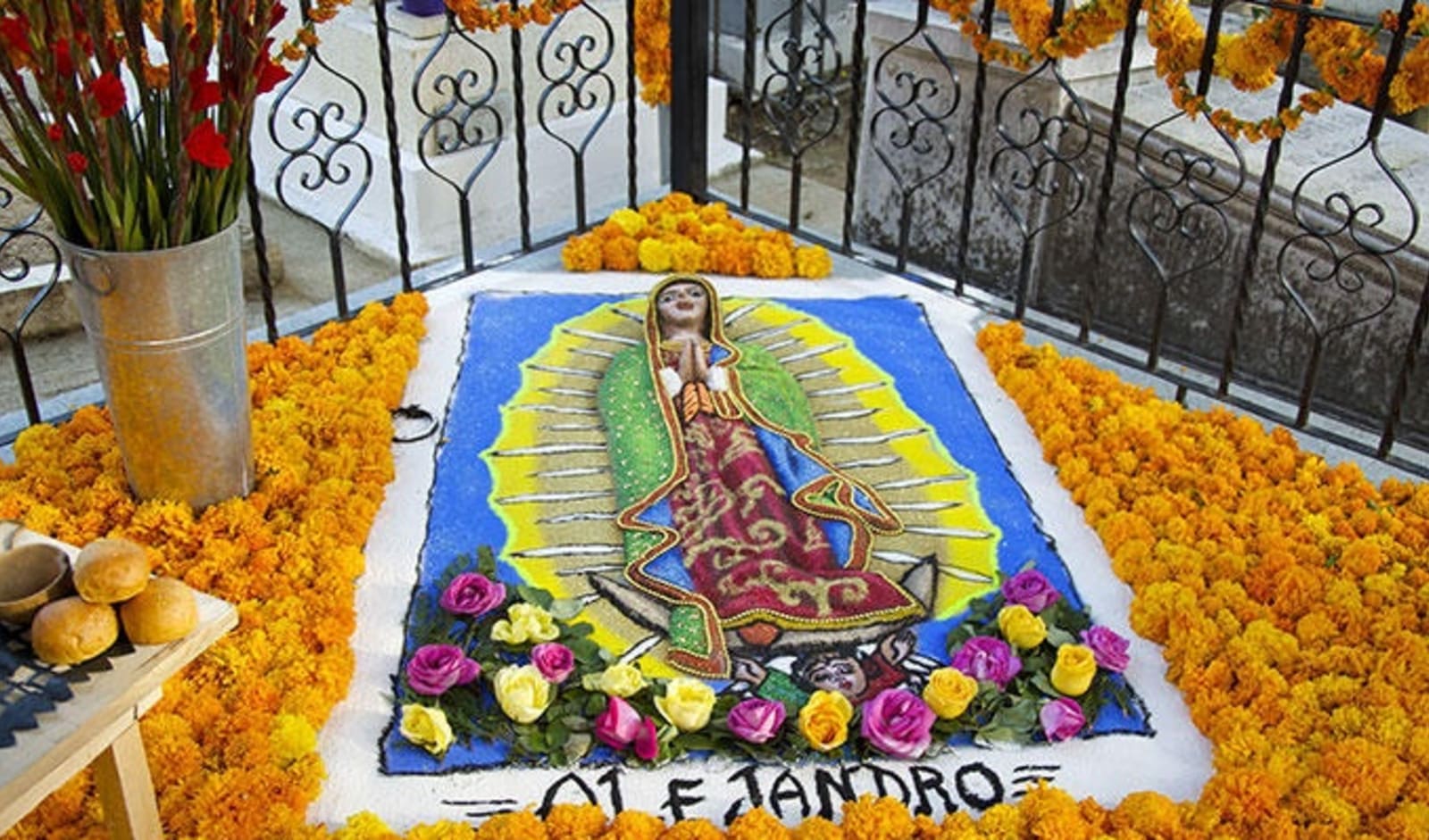 decorated-alter-mexico-ps.jpg
