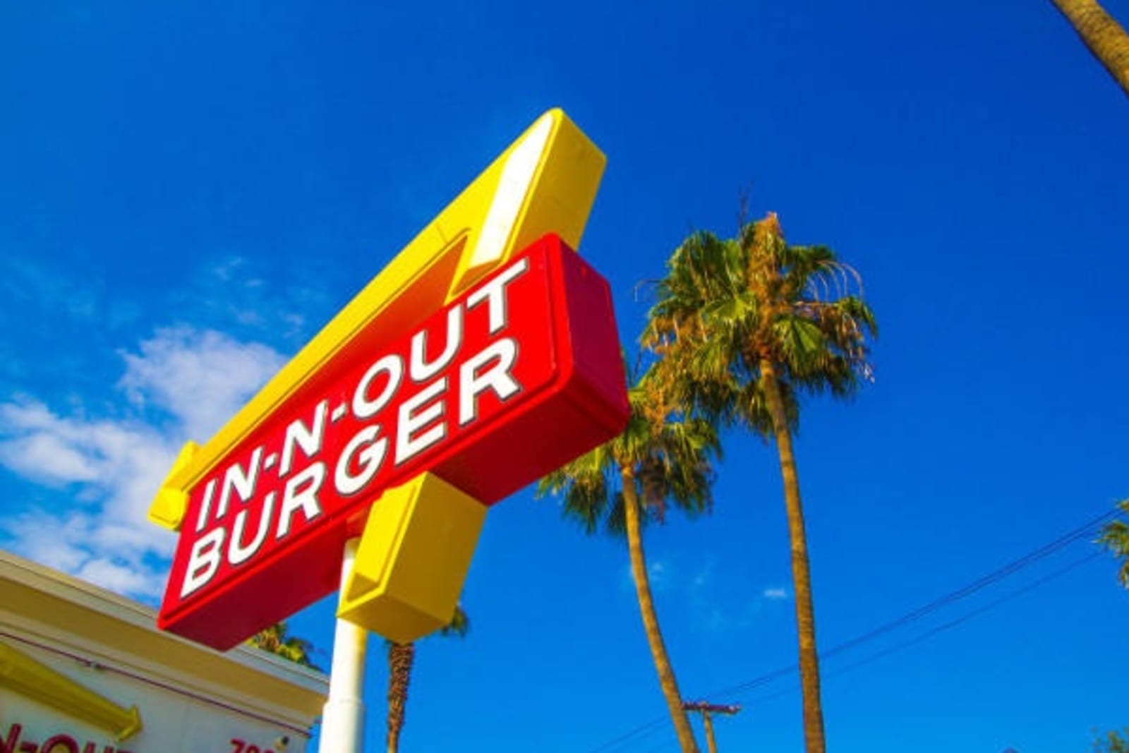 In n out burger restaurant sign