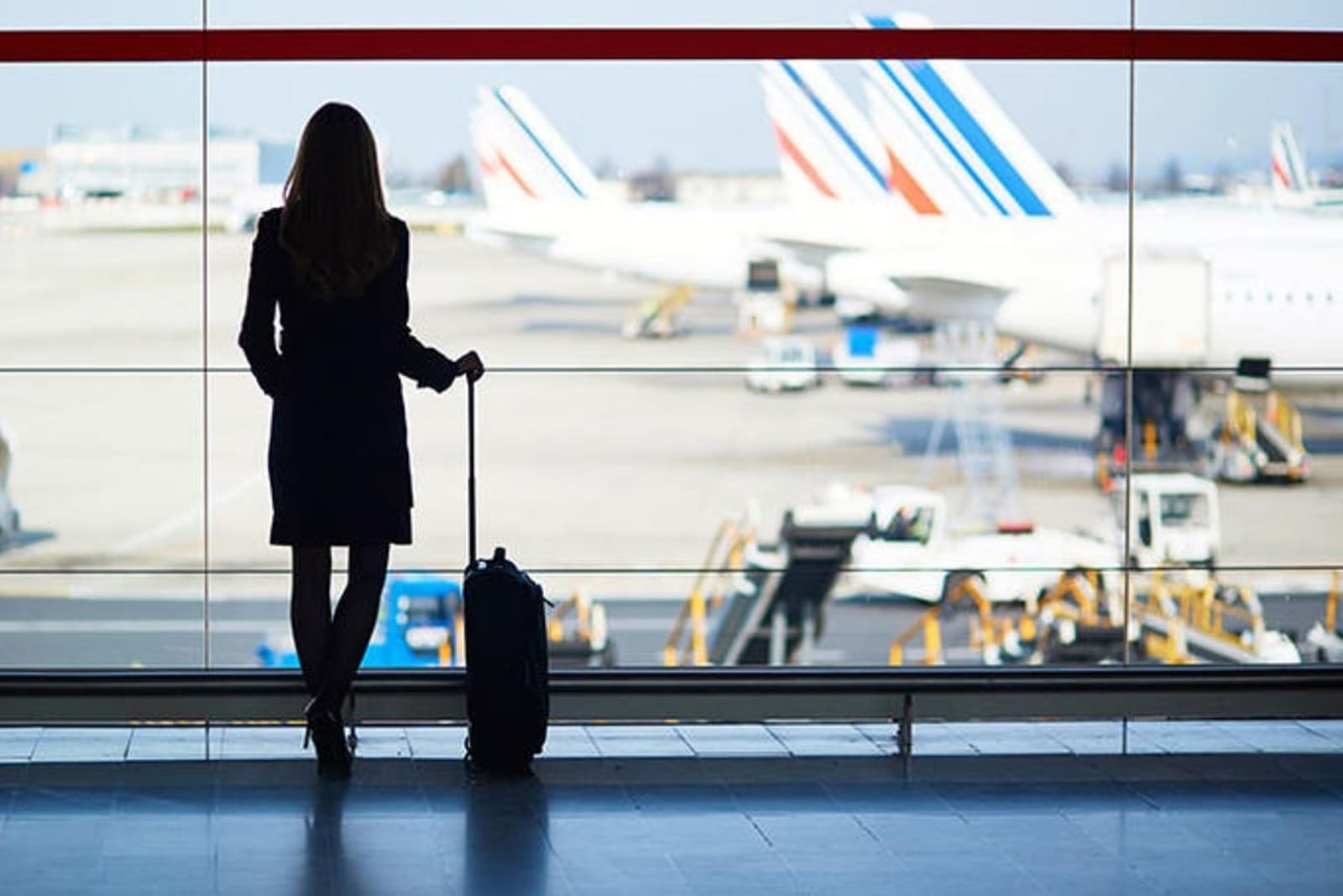 rs-2young-woman-airport-shutterstock_548902405.jpeg