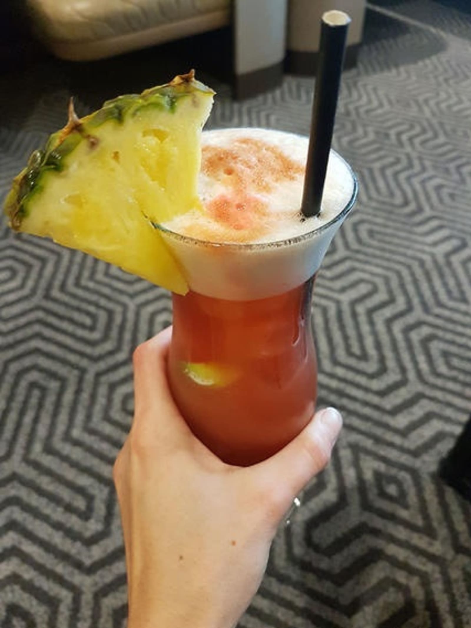 rs-singapore-airlines-lounge-lhr-singapore-sling.jpg