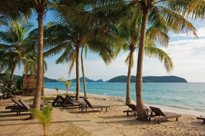 A view of one of Malaysia's famous beaches, which can be visited with a Malaysia holiday package.