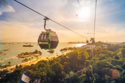 A view of Singapore's famous cable car, which can be visited with a Singapore holiday package.