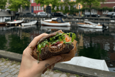 Smoked salmon bagel from Lagkagehuset in Copenhagen