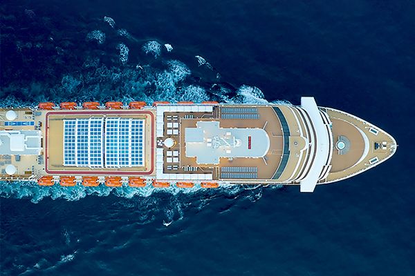 Top-down photo of cruise ship
